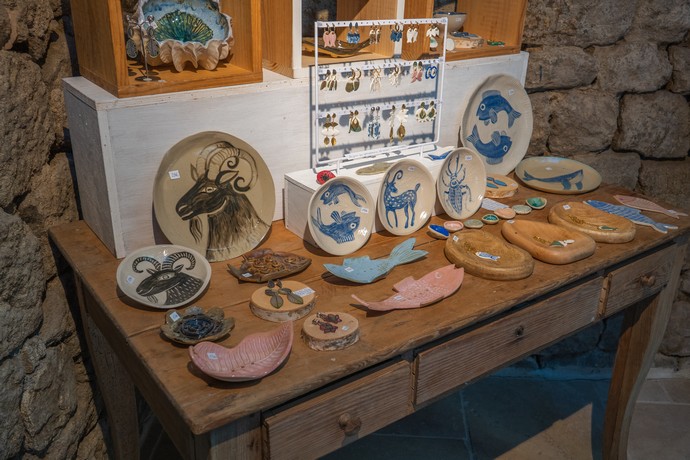 Meyras - expo-vente muletiers - atelier poissons rouges ©sourcesetvolcans