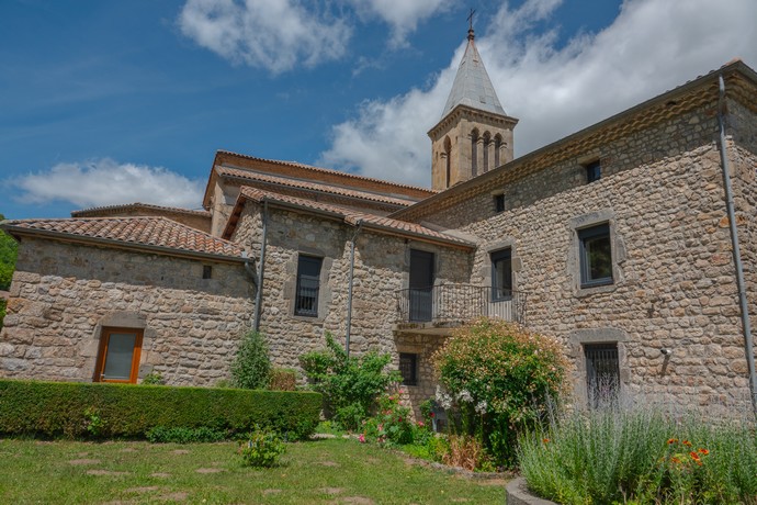 mayres-parc-emile-jean-ete©sourcesetvolcans mayres-parc-emile-jean-ete©sourcesetvolcans