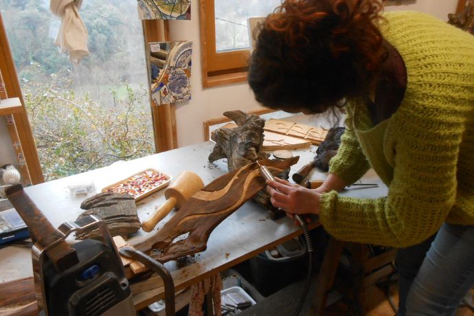 content-saint-pierre-de-colombier-atelier-mosaique-avec-muse-coquelicot-m.voisin Ateliers créatifs sur bois de mosaïque avec Muse Coquelicot à Saint Pierre de Colombier en Ardèche