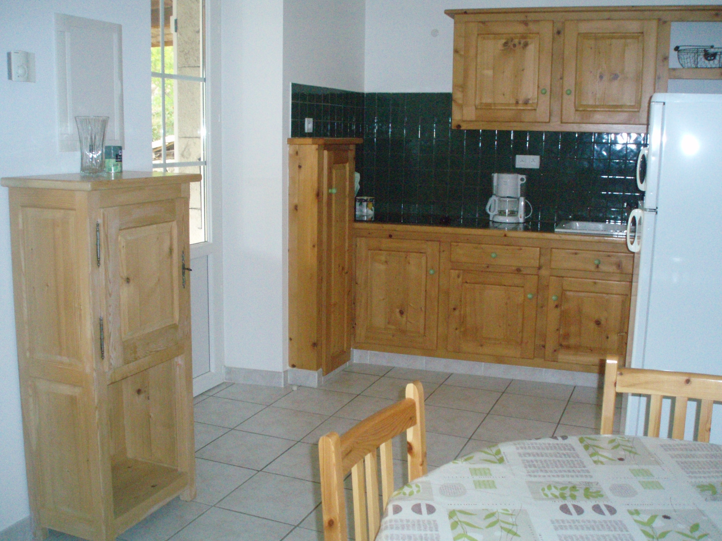 Coin cuisine du gite de l'Olivier à Meyras