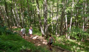 Péreyres - Descente en rando vers la cascade du Ray Pic ©sourcesetvolcans