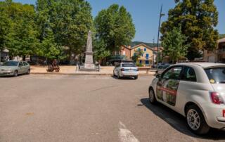 Parking du Champs de Mars_Meyras - ©Sources & Volcans