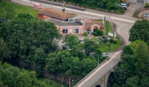 Office de Tourisme de Meyras, vue aérienne