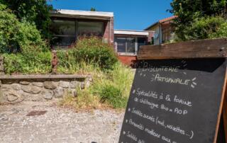 Vue exterieur de la Boutique Dumercier - ©sourcesetvolcans