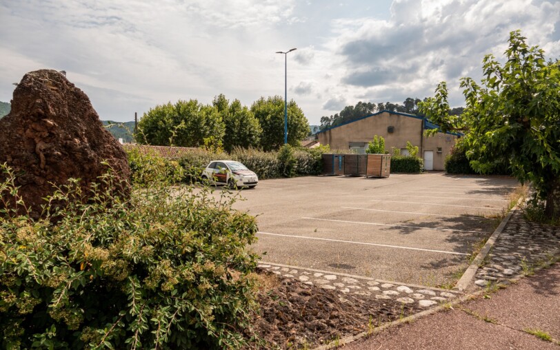 Parking - Le Planas à Lalevade d'Ardèche