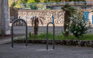 Support pour vélos à proximité de l'Eglise de Lalevade - ©Sources&Volcans