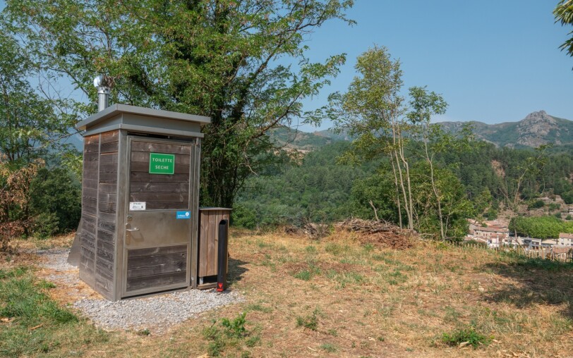 Public dry toilets_Jaujac