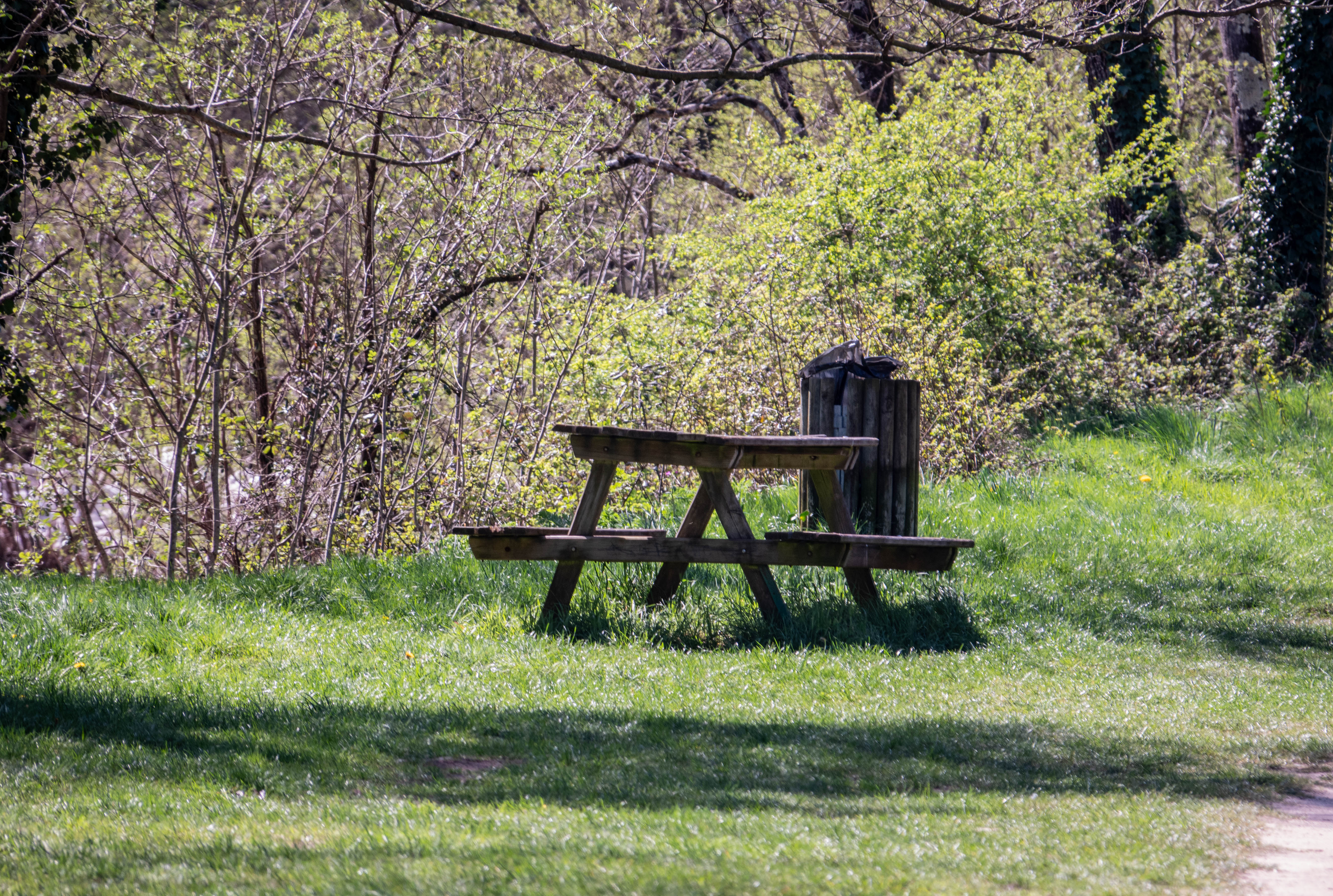 Aire de pique-nique - Parking du Chambon à Jaujac