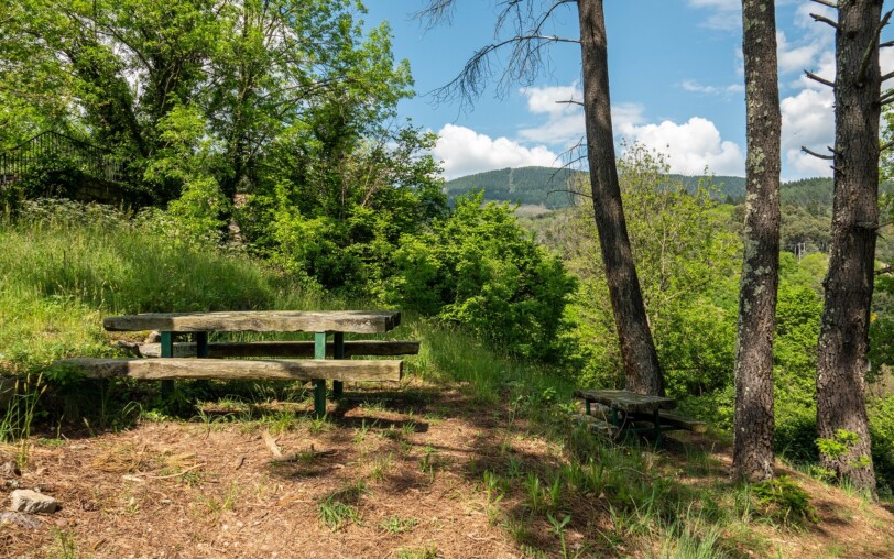 Aire de pique-nique - Sous le pont à Pont-de-Labeaume