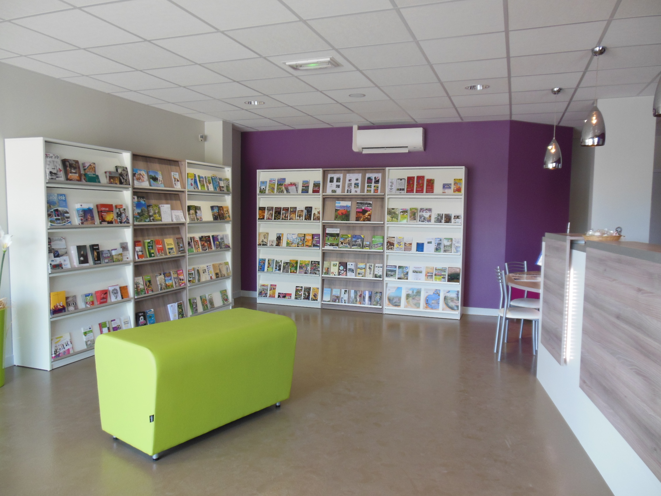 Intérieur de l'Office de Tourisme Berg et Coiron