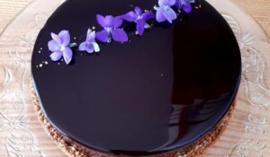Entremet myrtille réalisé par Tartelette & Co