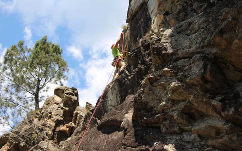 Site escalade de Jaujac - Tras les Baumes ©FFE