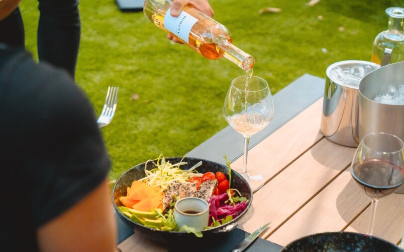 Fabras - Déjeuner en terrasse estivale au Bistrot du Jardin