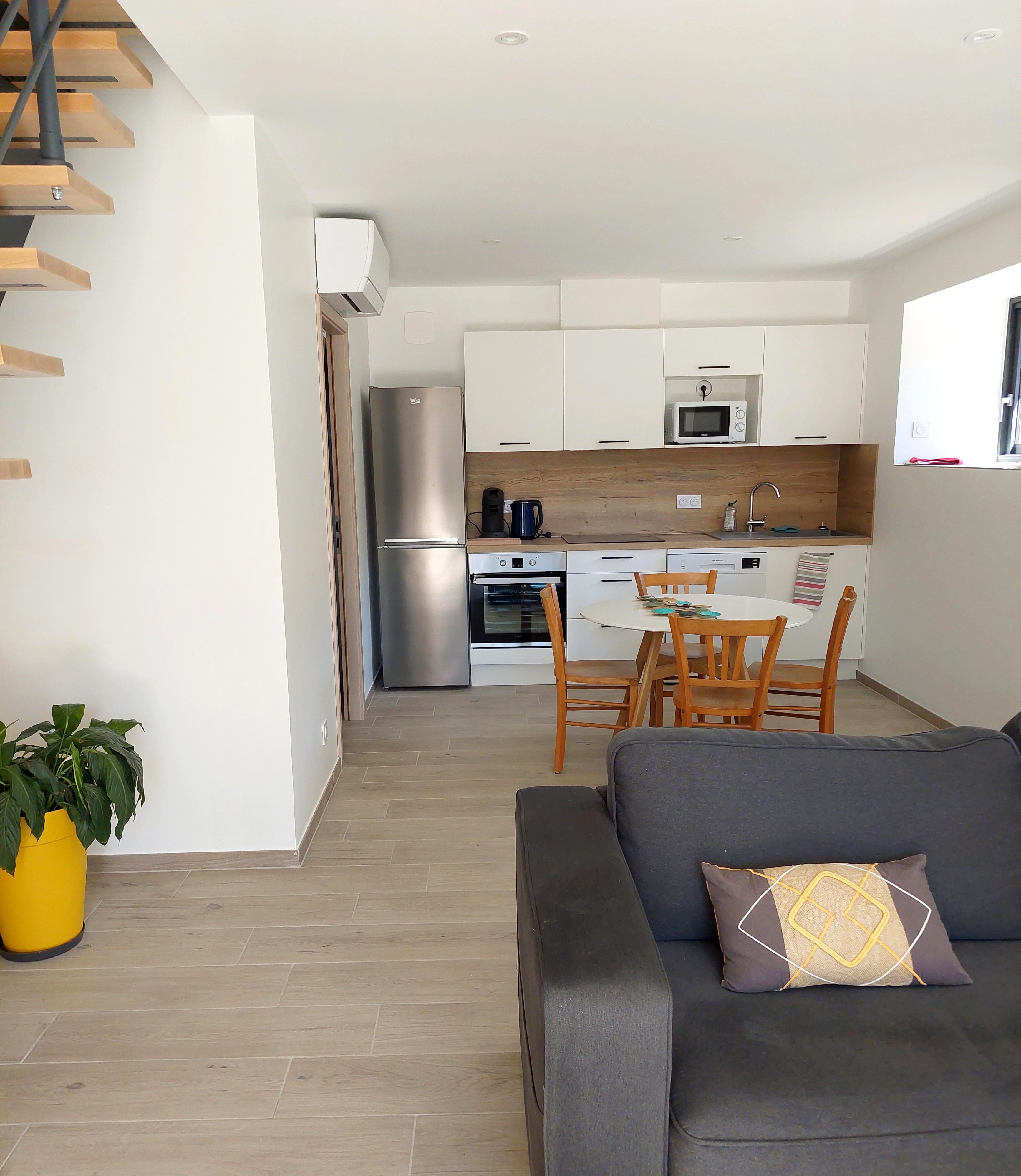 Gite la grange de Kylou - cuisine et salon