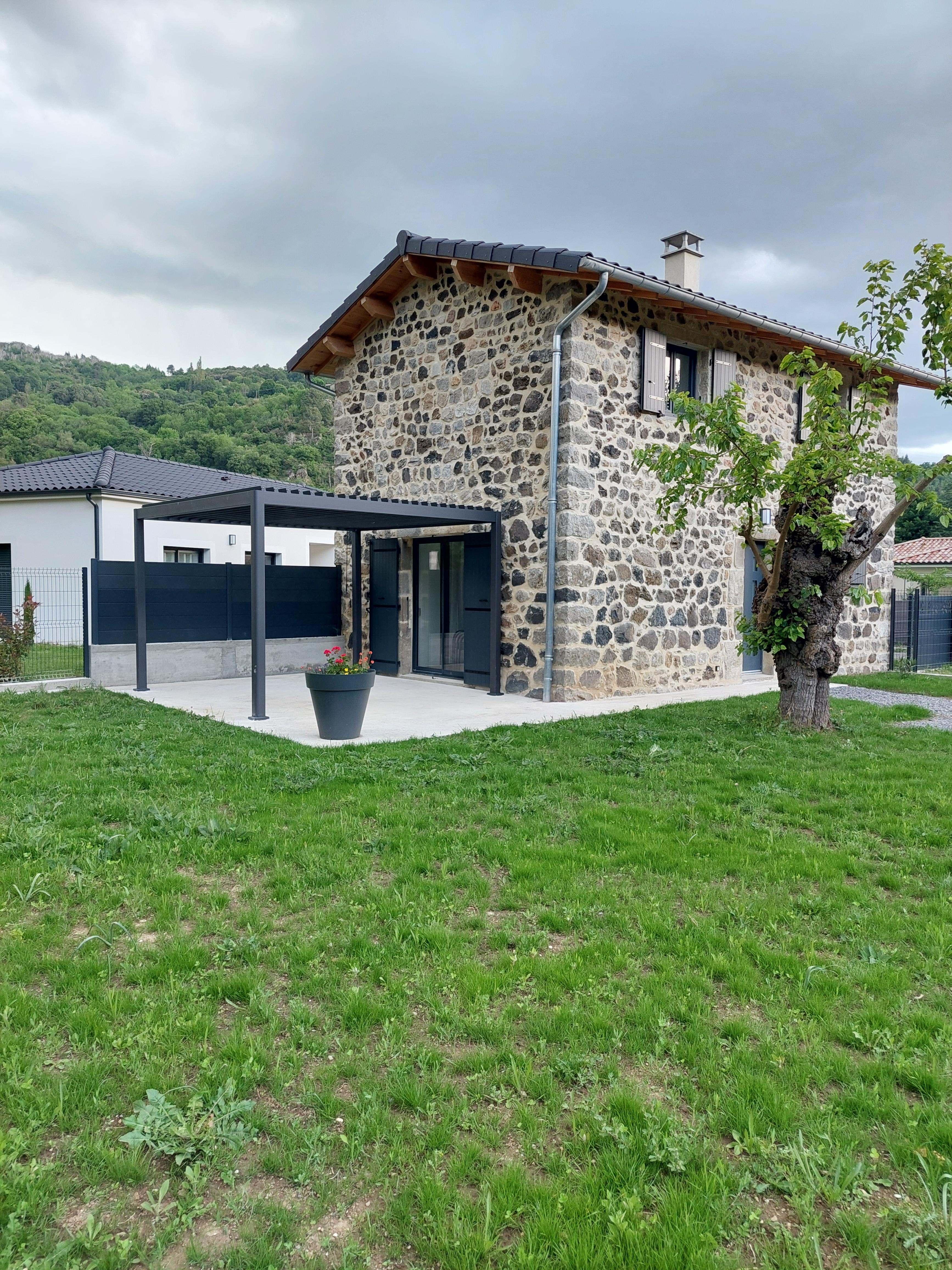 Gite la grange de Kylou - terrasse pergola