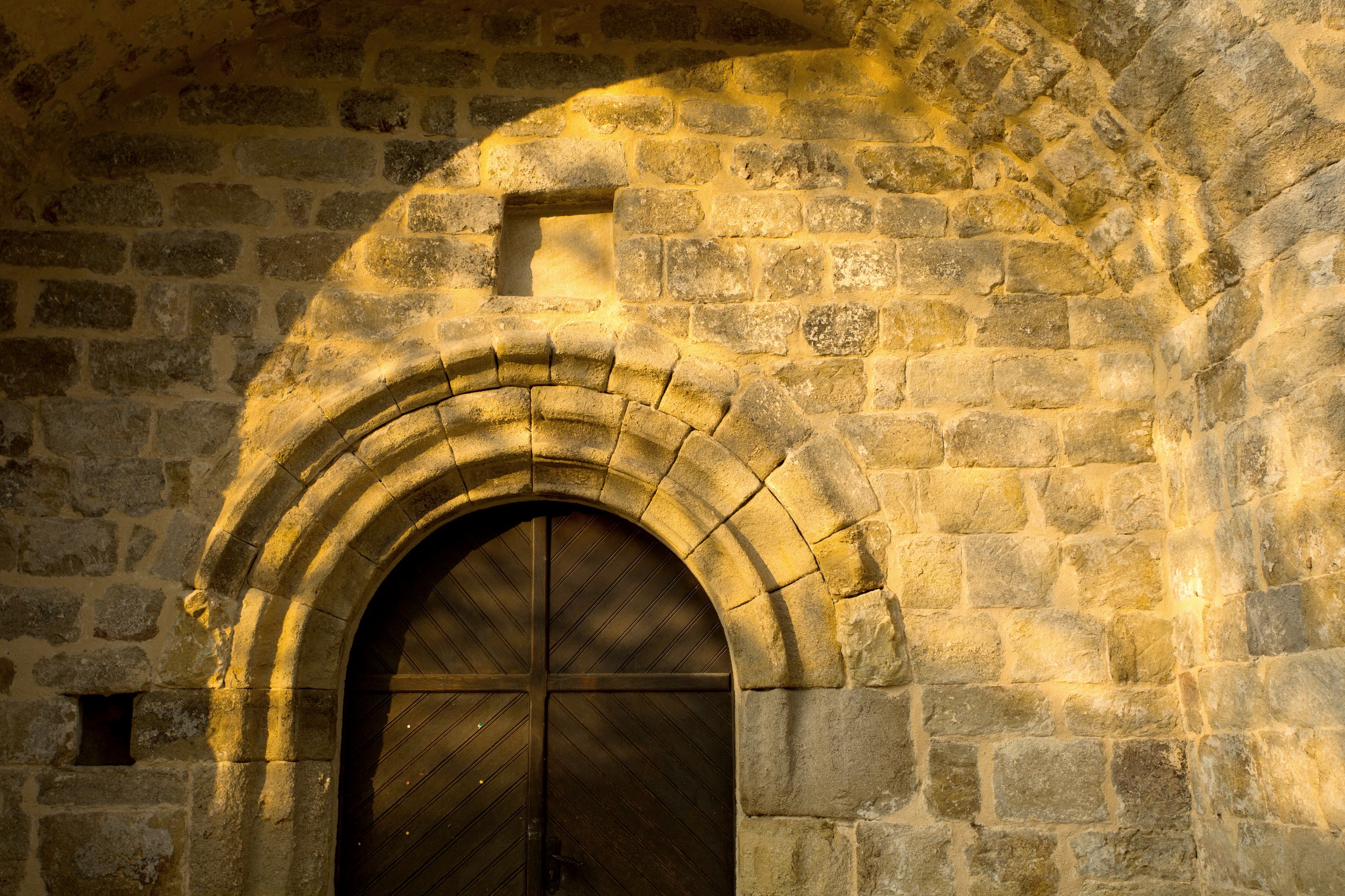 Fabras - L'église romane-2 ©S.BUGNON