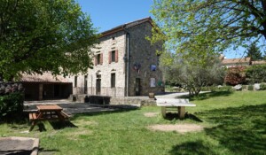 Fabras - Mairie ©sourcesetvolcans