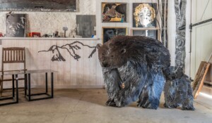 Salon atelier, ours en métal Corinne Dunand à Fabras en Ardèche