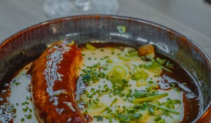 Fabras - saucisse-purée au porc fermier d’Ardèche au Bistrot du Jardin