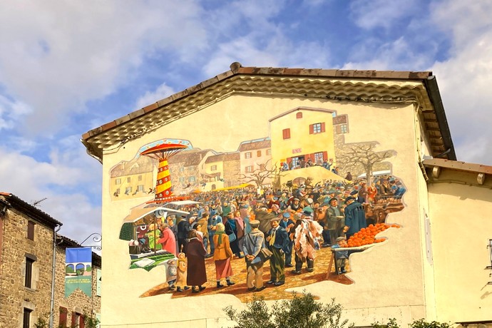 Fresque de la St Blaise dans le village de caractère de Meyras en Ardèche - visites, randonnées, métiers d'arts ardéchois