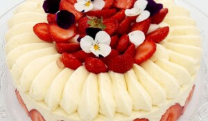 Gâteau aux fraises réalisée par Tartelette & Co