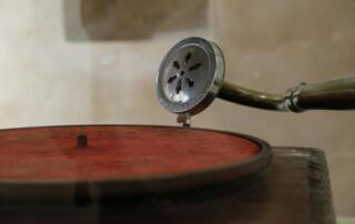 Gramophone - ©vanburn-gonsalves-unsplash