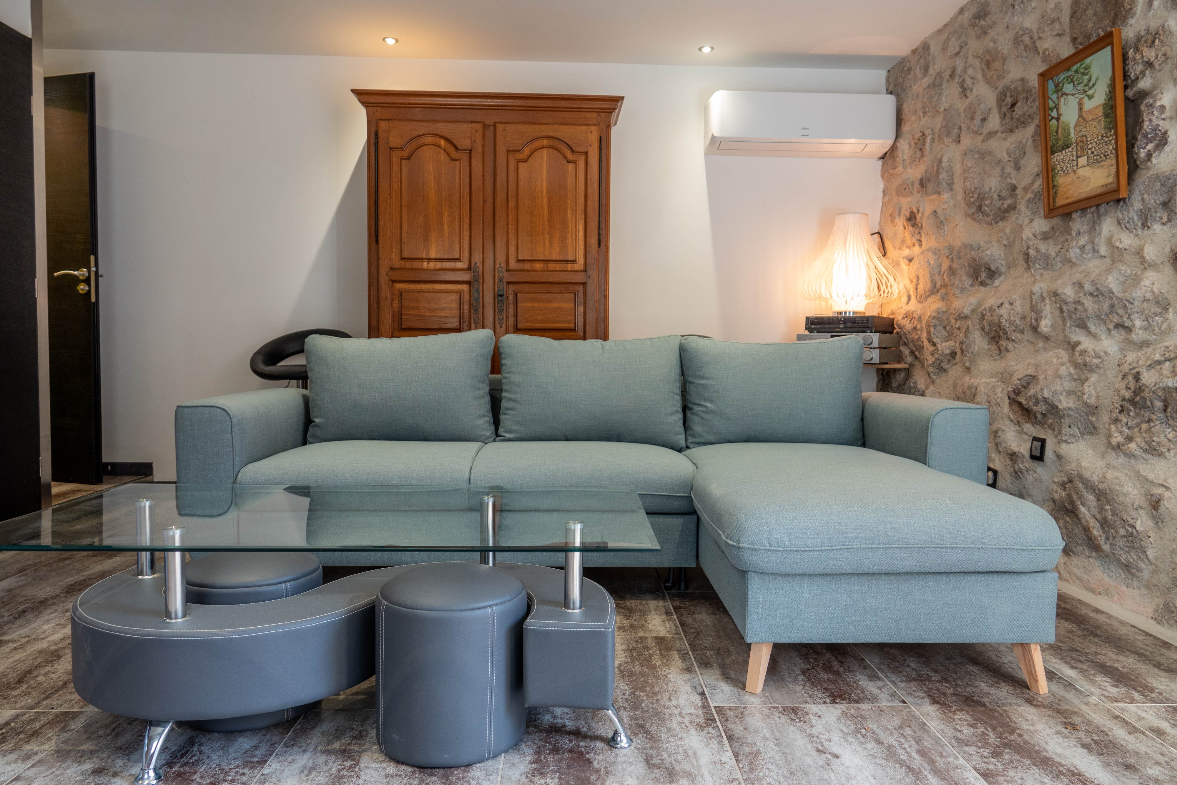 Salon, gite Grisou à Barnas