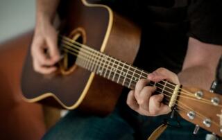Guitare, musique, concert - ©42-north-unsplash