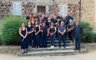 Harmonie vals devant le château de Blou - ©mairiedethueyts