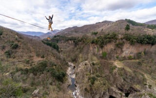 Highline au dessus du Pont du Diable à Thueyts - ©ArdecheSlackline