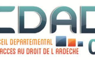 La caravane des droits sur le marché_Thueyts - ©CDAD