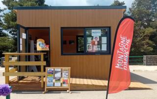 Office de Tourisme Montagne d’Ardèche : bureau du Lac d’Issarlès_Le Lac-d’Issarlès - ©Laetitia Baud