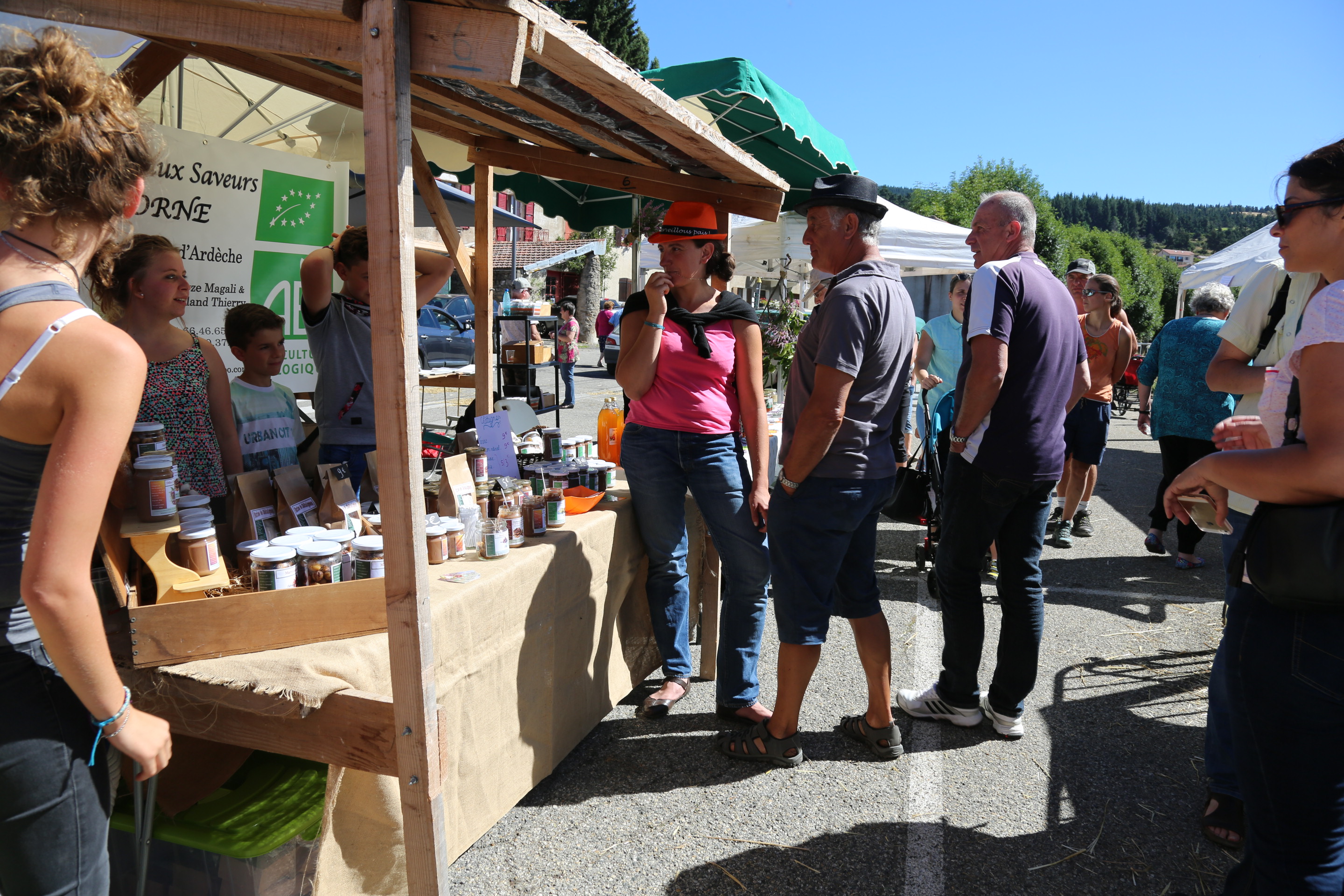 Agricultural fair - farmers' market - garage sale - ball