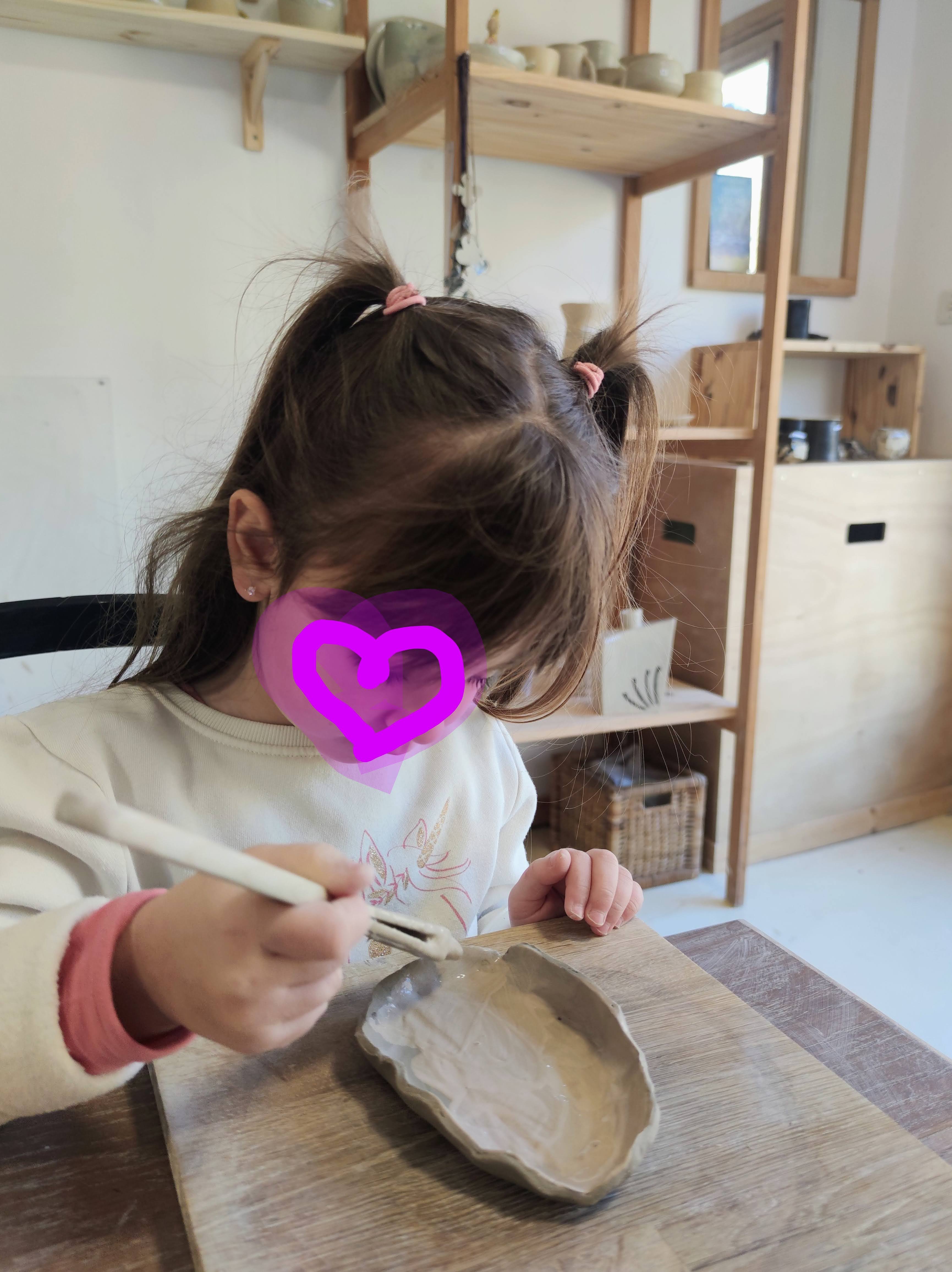 Children's pottery classes with Terre enchantée