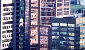 Photo urbaine avec vu sur grattes ciel