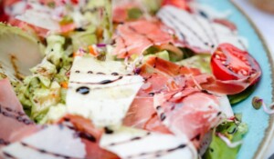 Jaujac - Assiette salade Mamie Paillette ©mamiepaillette