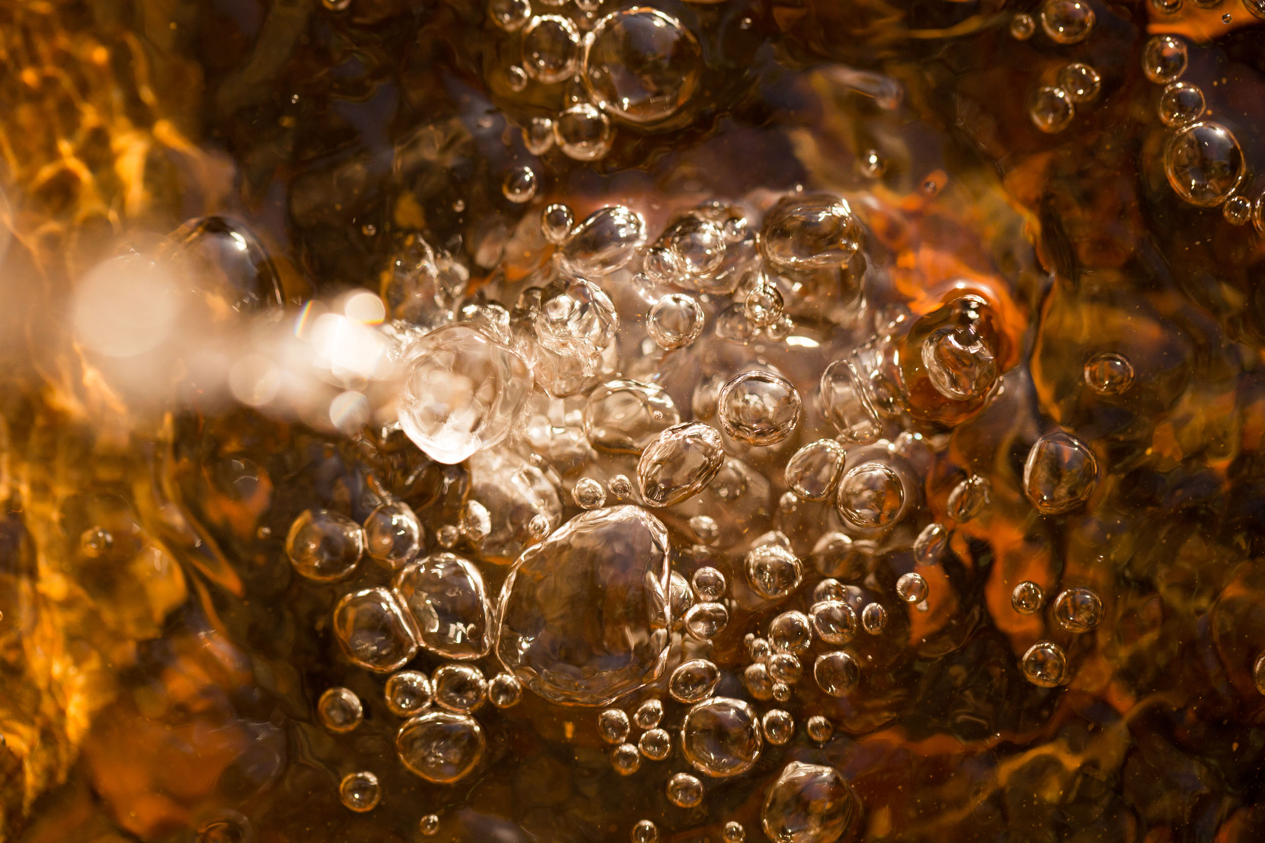 Jaujac - Bulles à la source du Peschier ©S.BUGNON