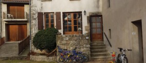 Jaujac - Chez Marraine - façade du gite ©J.Voorhoeve