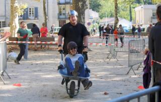 Jaujac - course de brouettes - ©deambull f.prat