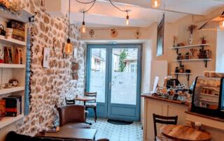Jaujac - Intérieur au café des thés - ©e.gargowitsch