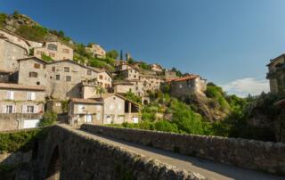 Quartier Le Chastelas dans le village de caractère de Jaujac en Ardèche - ©S.Bugnon
