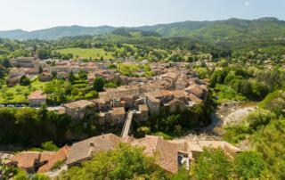 Jaujac - Le village vu du Chastelas ©S.BUGNON - ©S.BUGNON