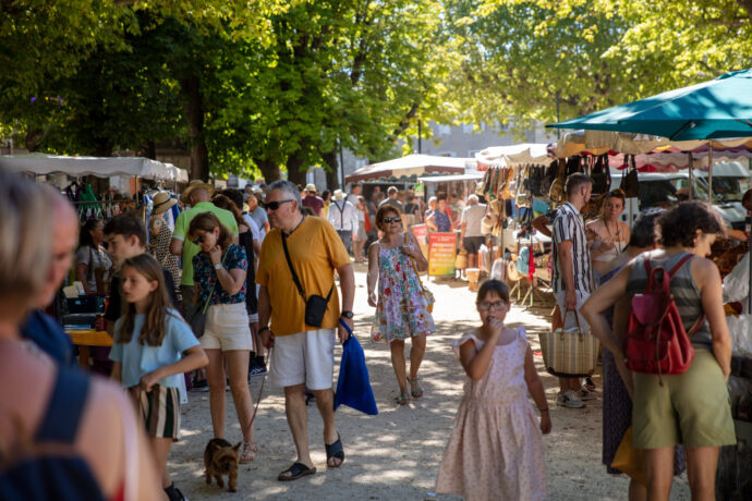 Marché d'été les mardis dans le village de caractère de Jaujac en Ardèche