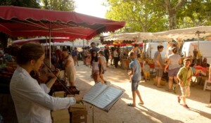 Jaujac - marché du mardi matin