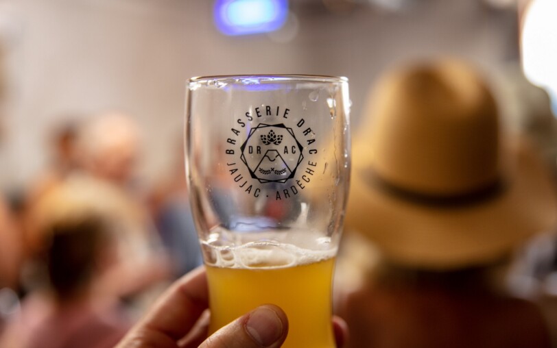 Jaujac -Dégustation de bière à la taproom DRAC