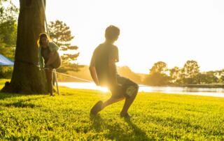 illustration slackline par le marché des créateurs de Meyras - ©unsplash Keysley Dody