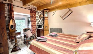 Chambre La Châtaigne lit en 180