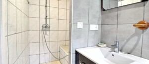 Salle d'eau et wc Chambre Châtaigne