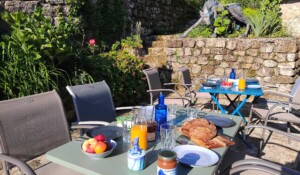 les tables du petit déjeuner