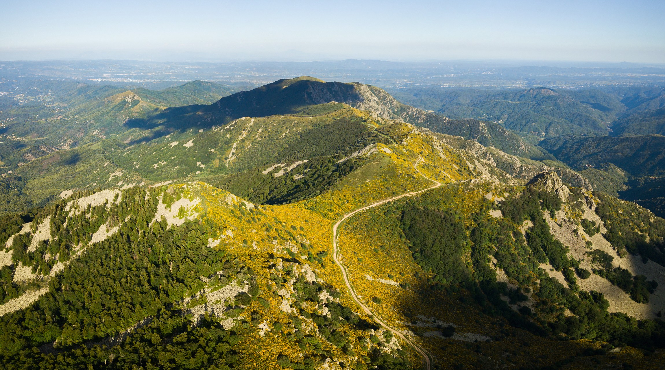 La Souche - Le Mont Aigu - Massif du Tanargue (survol ULM)©S.BUGNON